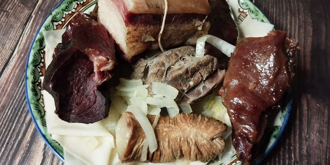 Казахские деликатесы от бренда Qyzyl Saia