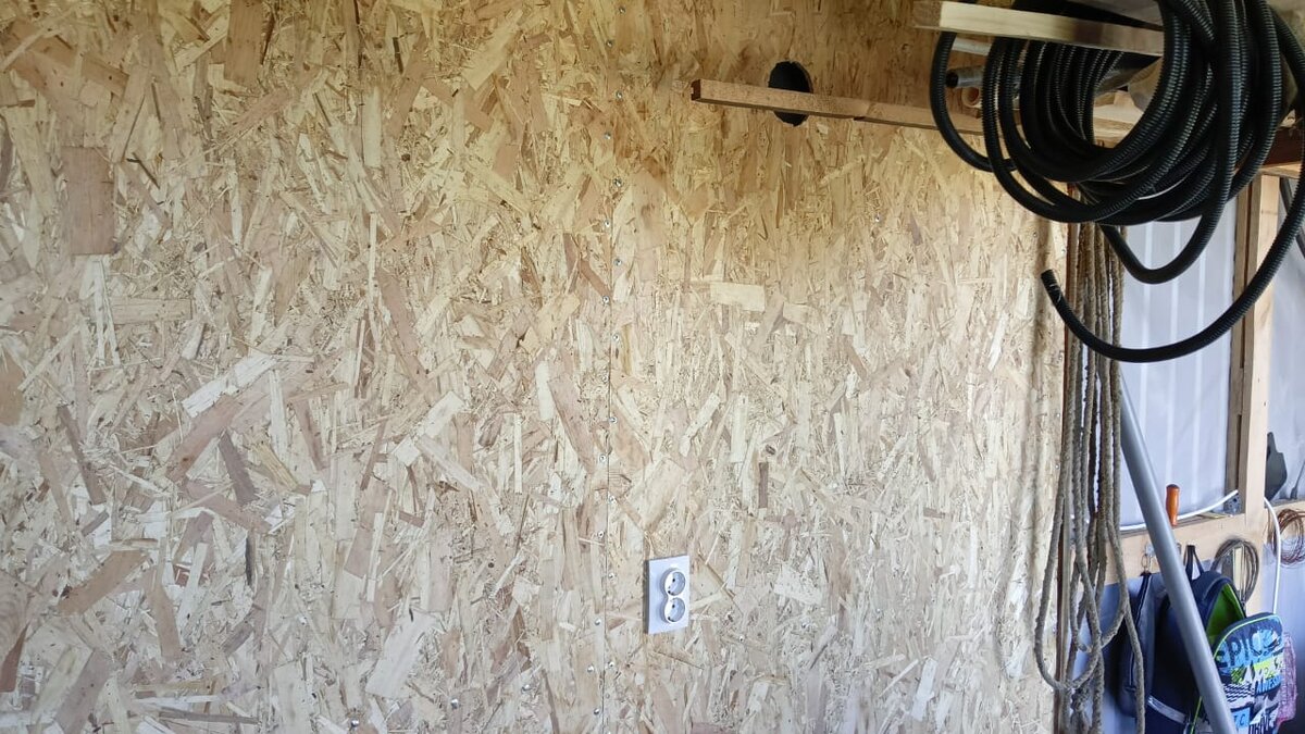 Часть 2.3 Бытовка. Продолжаю обшивать стены. Сборка кухонного уголка ...