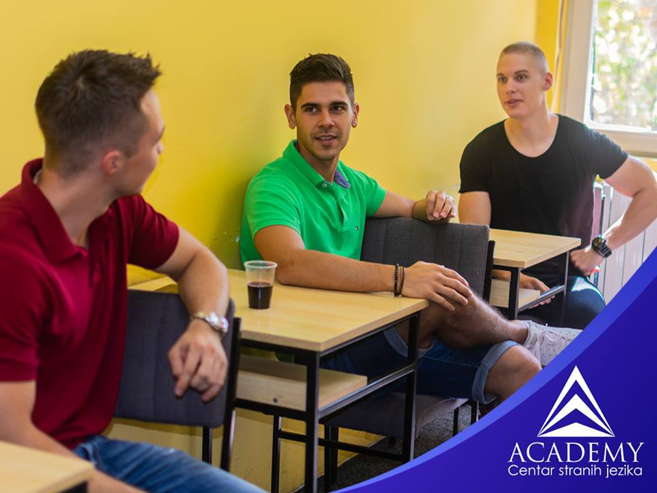 Учебный класс на курсах иностранных языков Academy. Фото с сайта.