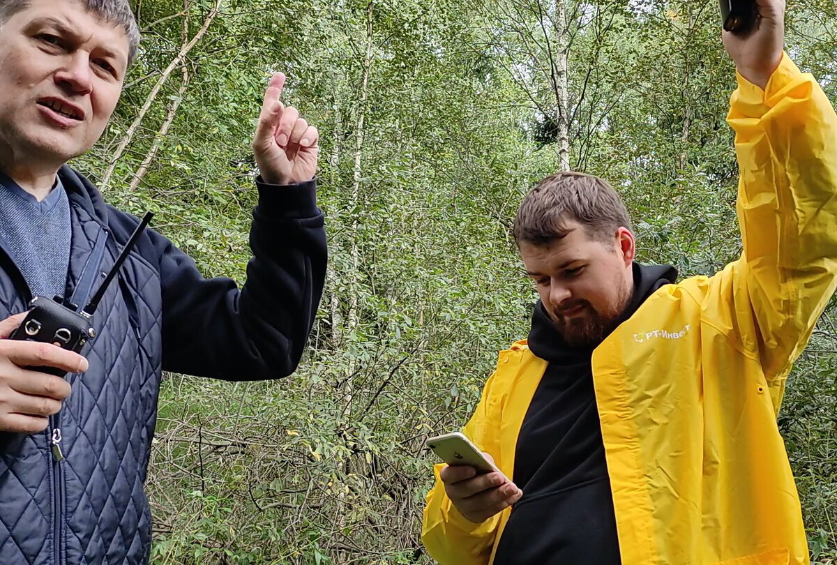 В ходе одного из тестов в лесу - с представителем заказчика  - https://youtu.be/P5RpriWH7Lw  Проверяли работу СиБи (27 МГц) раций Штурман и имеющихся у заказчика высокочастотных радиостанций. В результате фирма заказчика закупил партию радиостанций Штурман