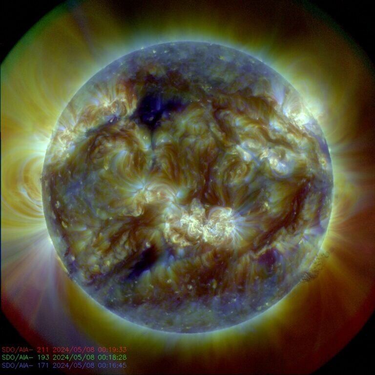    Изображение Солнца, полученное КА SDO (NASA). Изображение: NASA/SDO and the AIA, EVE, and HMI science teams