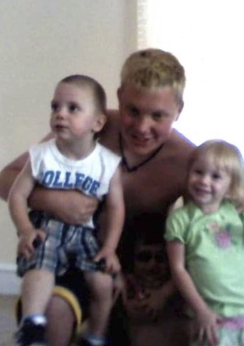 Настоящее имя автора неизвестно, фото взято из открытых источников.