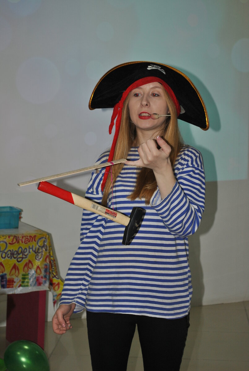 Наша Ксюша, одна из самых наших лучших экскурсоводов и организаторов.