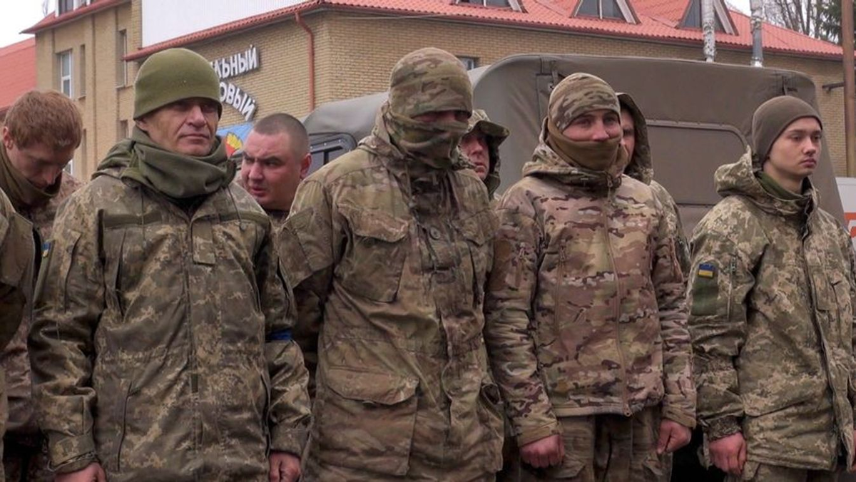 Украинских военнопленных становится все больше и больше