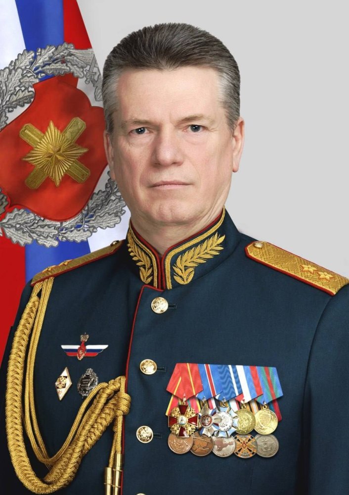    СМИ: задержан начальник Главного управления кадров Минобороны Юрий Кузнецов