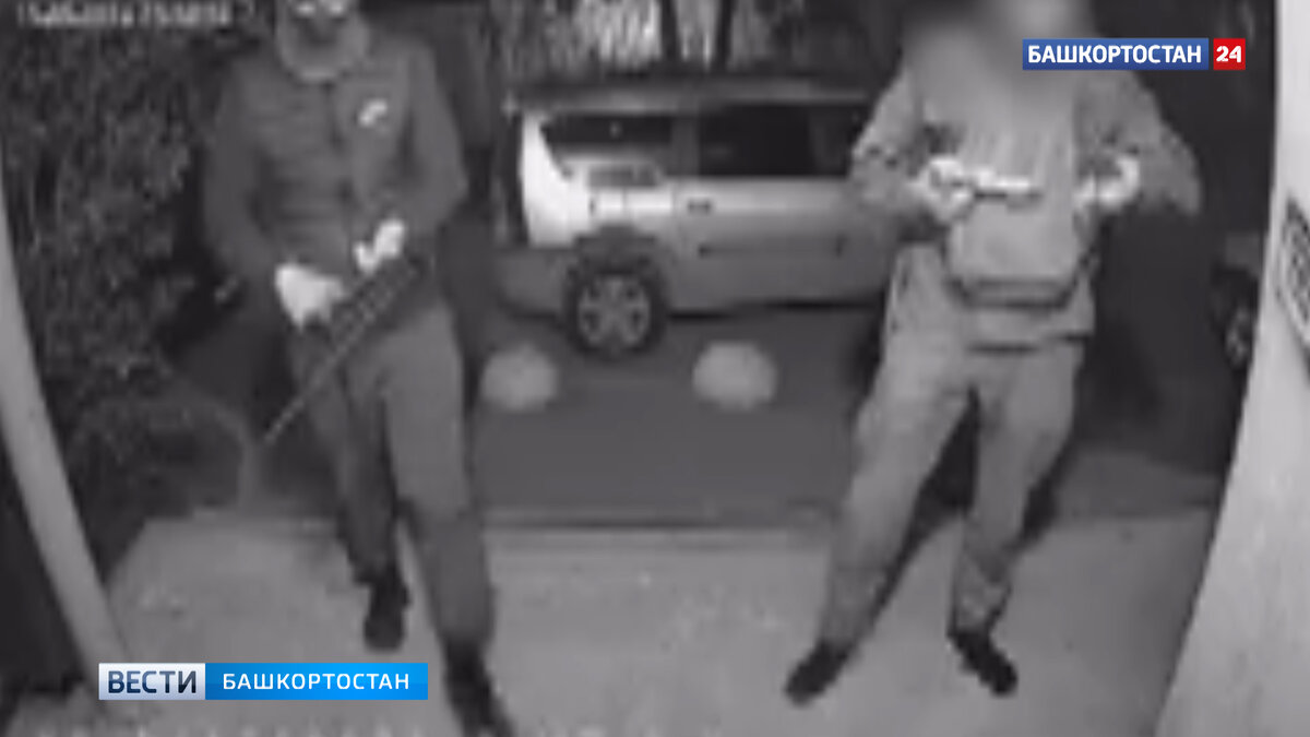    В Уфе мужчины в масках с оружием пытались зайти в жилой дом: полиция проводит проверку