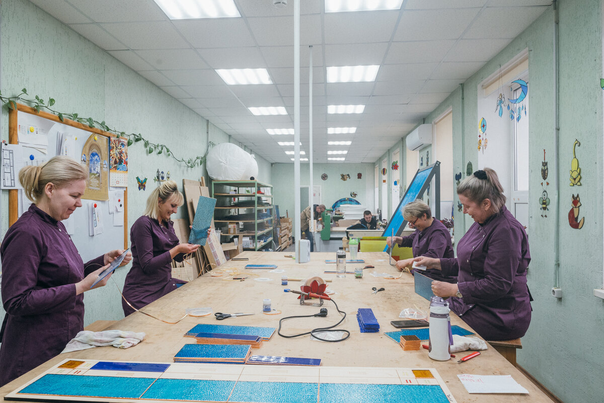 Витражная мастерская. "Палехский иконостас"