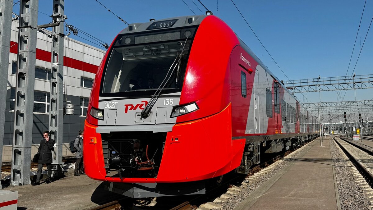 ЭС2Г-136. Опытный электропоезд Ласточка, оборудованный системами технического зрения для беспилотного движения.