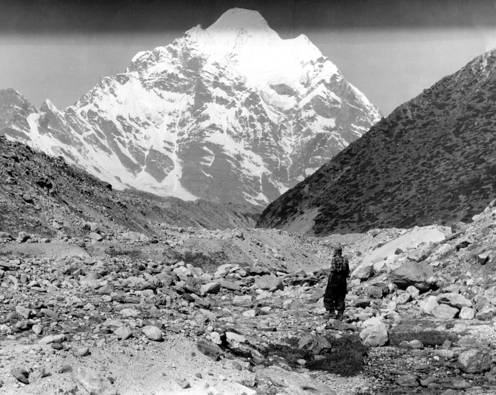 Кто же первым покорил Эверест? Очевидность ответа выглядит далеко не однозначно и сейчас.
