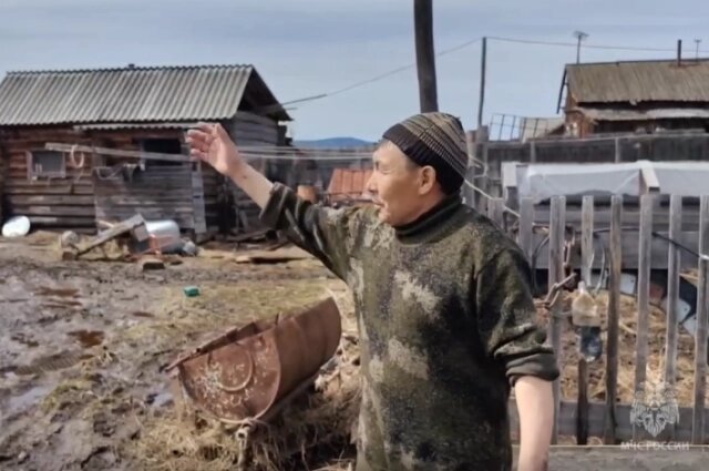    В Олёкминском районе будет работать комиссия по оценке ущерба от наводнения. Фото: ГУ МЧС России по Республике Саха (Якутия)