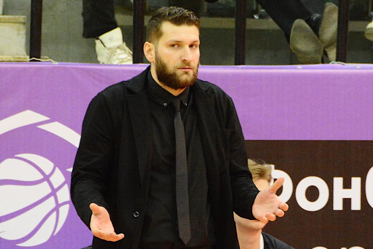    Главный тренер БК «Иркут» Михаил Терехов покинул команду