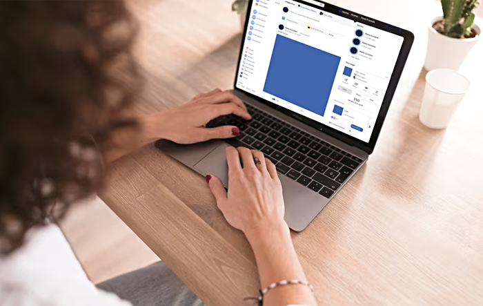 Мошенники обманули ребенка через рекламу в онлайн-игре / Изображение от freepik