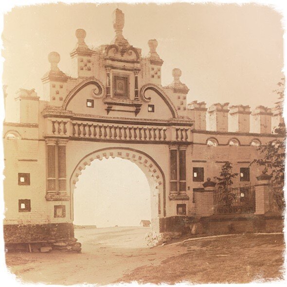 Ворота в Верхотурский кремль