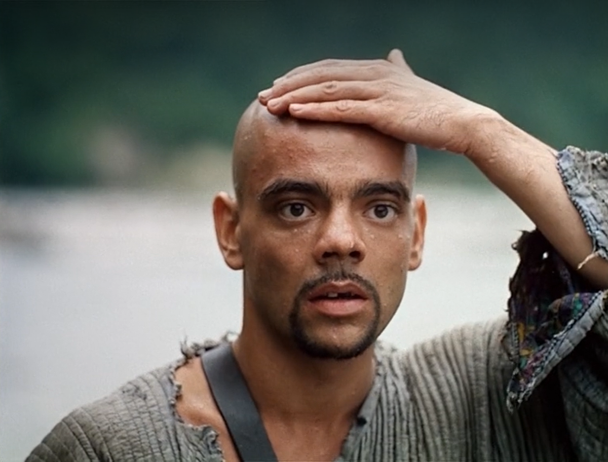 Кадр из кинофильма "Свой среди чужих, чужой среди своих", 1974 г., режиссер Никита Михалков, сценаристы Эдуард Володарский, Никита Михалков, композитор Эдуард Артемьев (скриншот) 