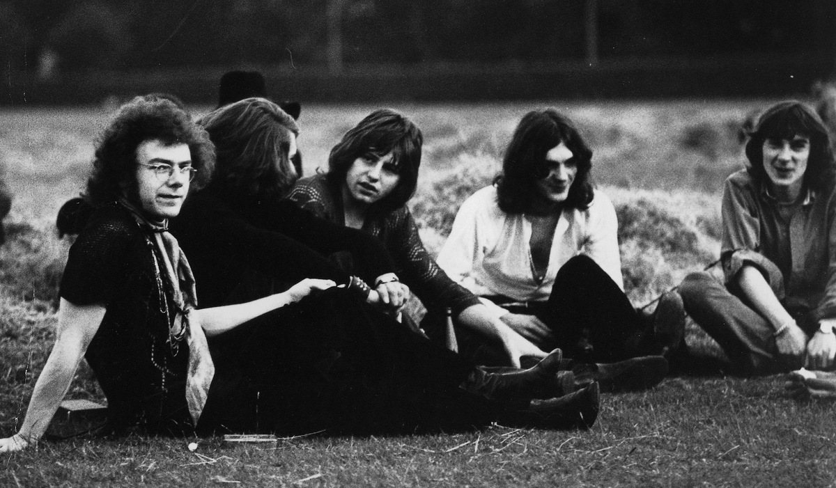 Хорошо сидим...