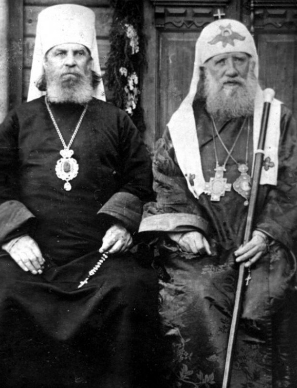 Святые патриарх Тихон и митр. Пётр. 