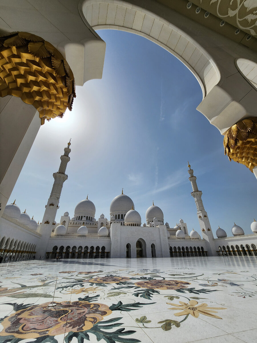Переборщили с запретами в мечети шейха Зайда в Абу-Даби