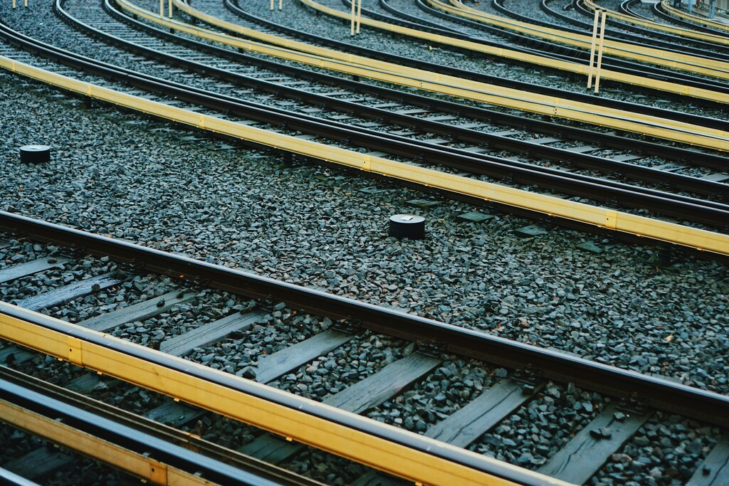 Примеры высокотехнологичных материалов для строительства путей