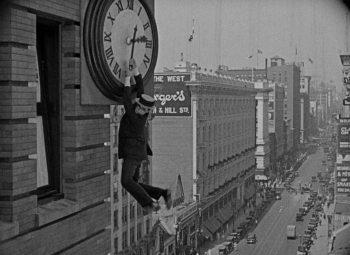 Скриншот кадра из фильма «Наконец в безопасности!» // Скриншот с сайта kinopoisk.ru