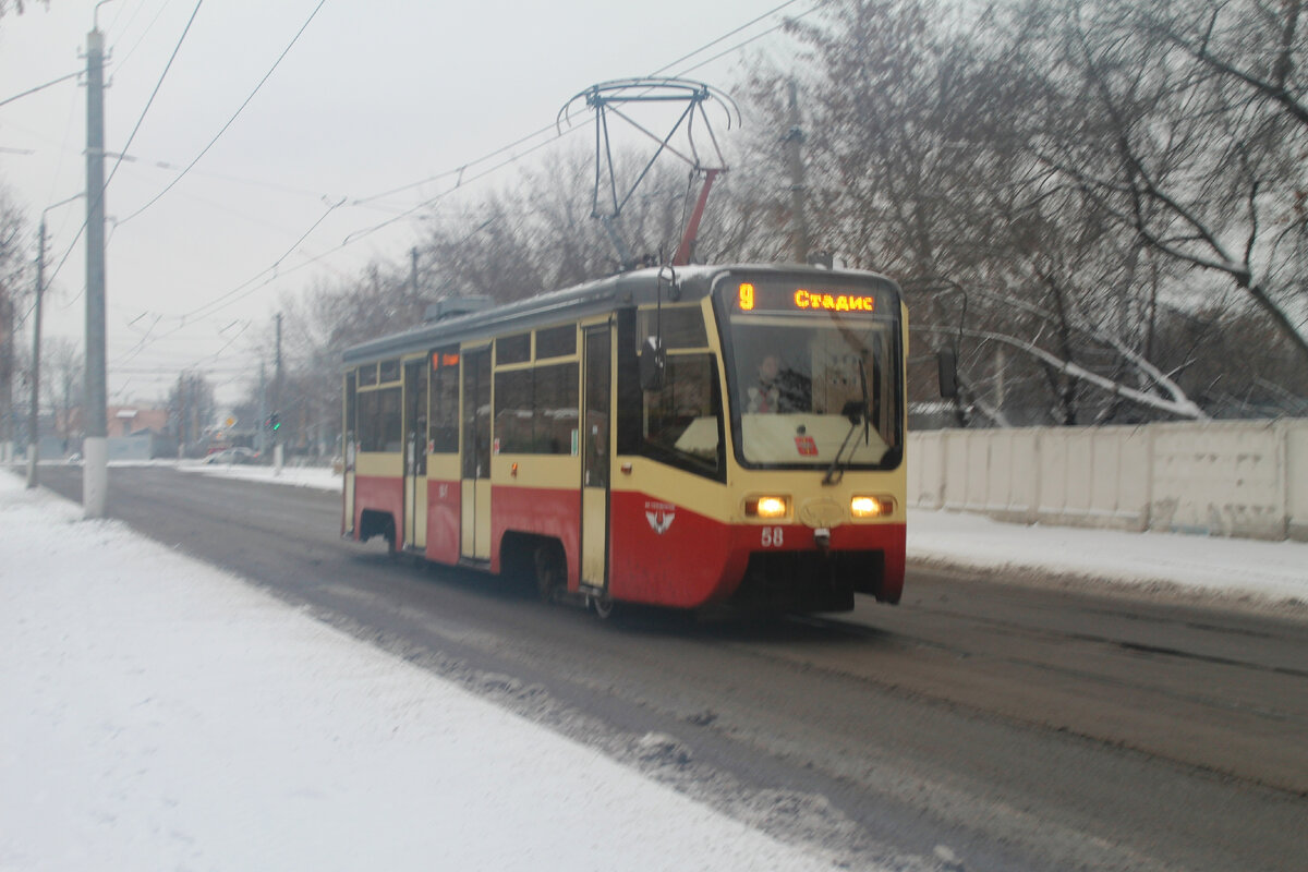 ул. Коминтерна, вагон 71-619КТ, маршрут № 9