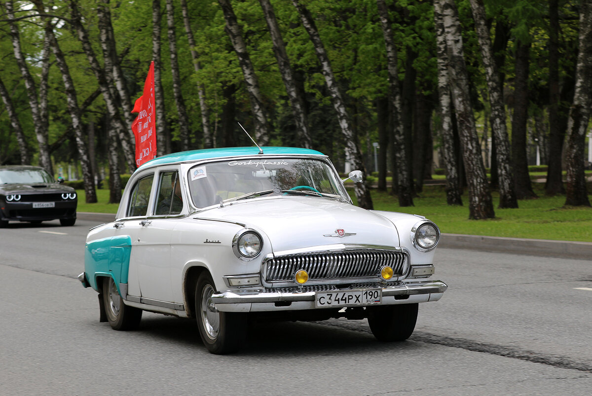 Автопробег по Москве - от ретро до Аурусов. Круг Победы 2024. | ФотоОхота  на автомобили | Дзен