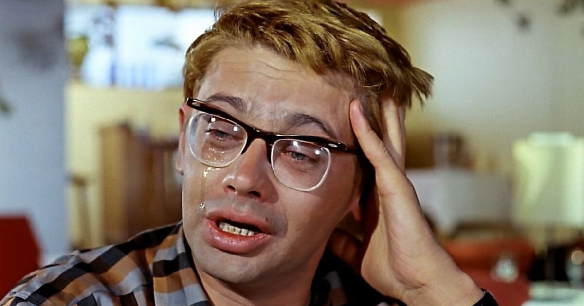 "Птичку жалко", в юмористическом фильме Гайдая "Кавказская пленница и другие приключения Шурика" как пример сильной эмпатии, которая может раскрываться пиково и при интоксикации