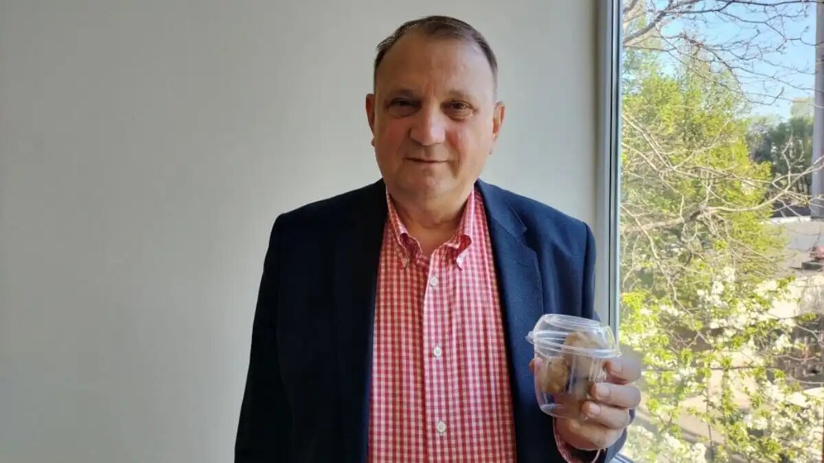 Фото:Вадим Кетрарь / AgroExpert.md Василий Бумаков решил начать производить в Молдове черный чеснок