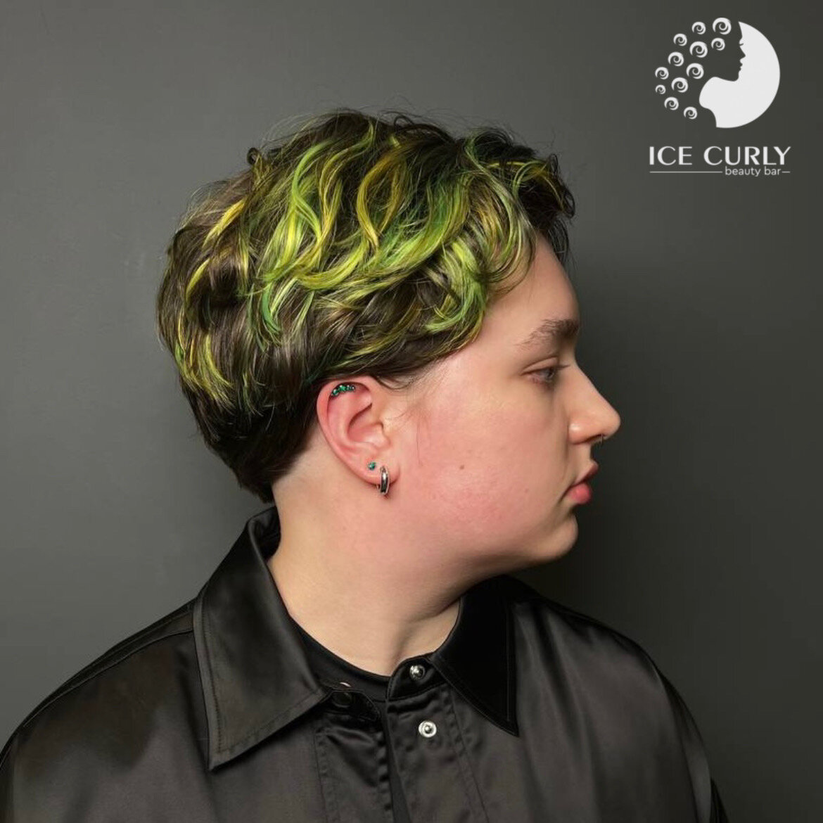 Яркие работы колористов ICE CURLY, листайте галерею, чтобы рассмотреть все образы.