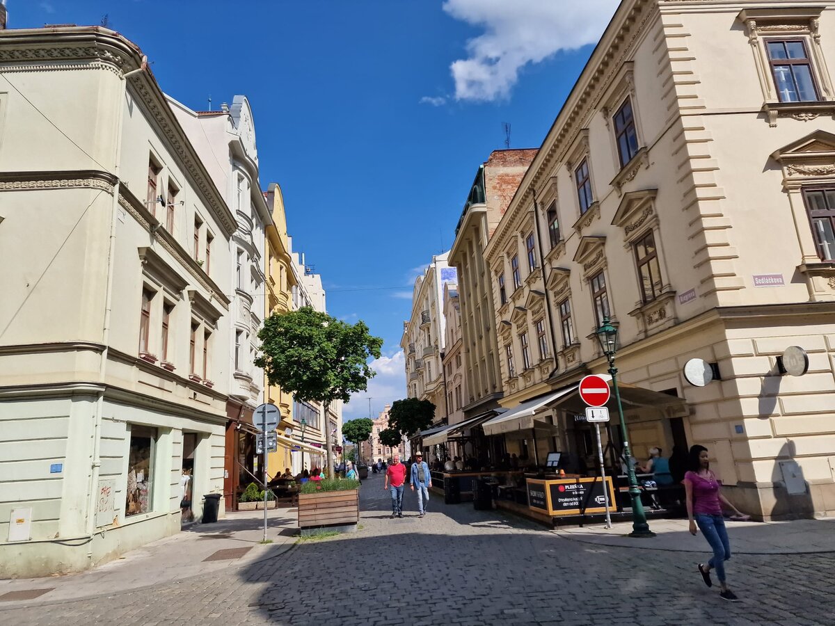 фото автора: люди, люди..Ну люблю я эту улочку)