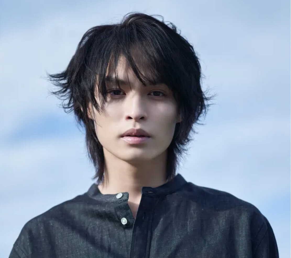 Японец! К гадалке не ходи. Японский стиль в одежде, удлиненная стрижка, крупные черты лица. Актер Хёдо Кацуми (яп. 兵頭功海) https://thetv.jp/person/2000038409/