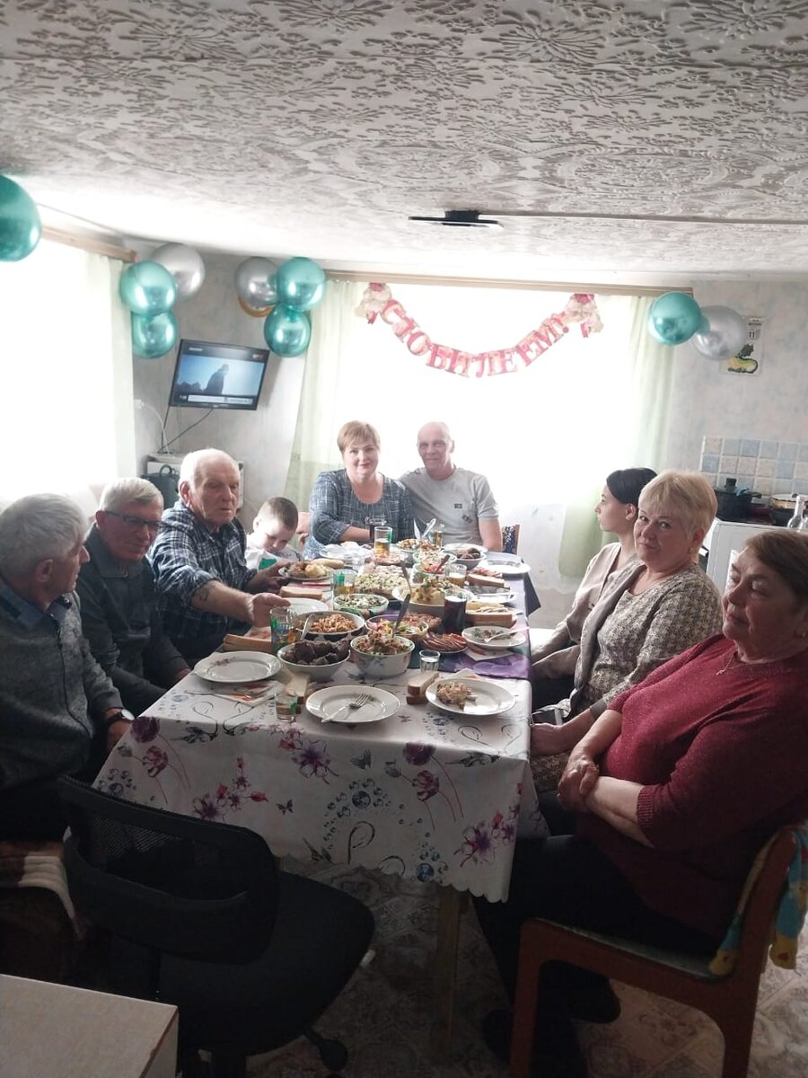 Все родные на юбилее сестры