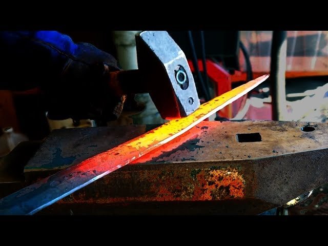 Весь мир сейчас куёт "мечи"...