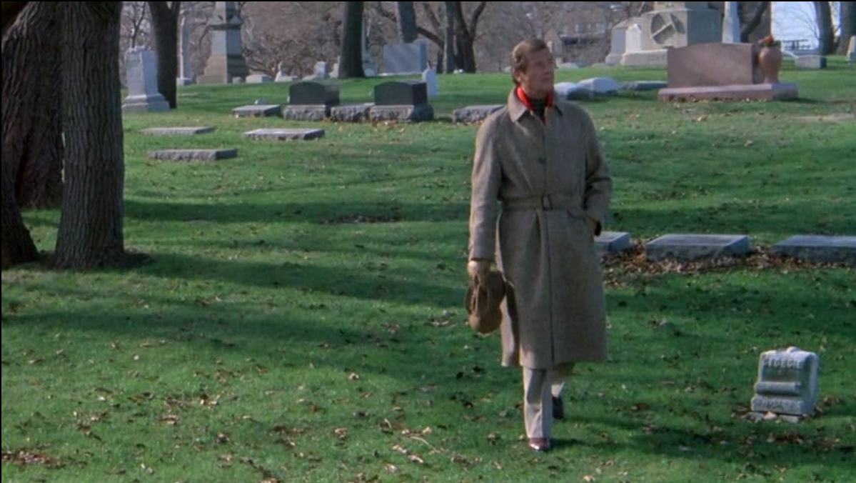 Кадр из фильма "Сорвать маску" (1984)