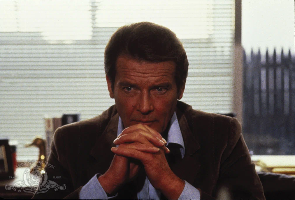 Кадр из фильма "Сорвать маску" (1984)