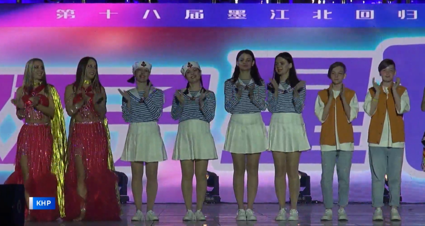  Владивостокский клуб представил восемь пар братьев и сестер на Фестивале близнецов в Китае