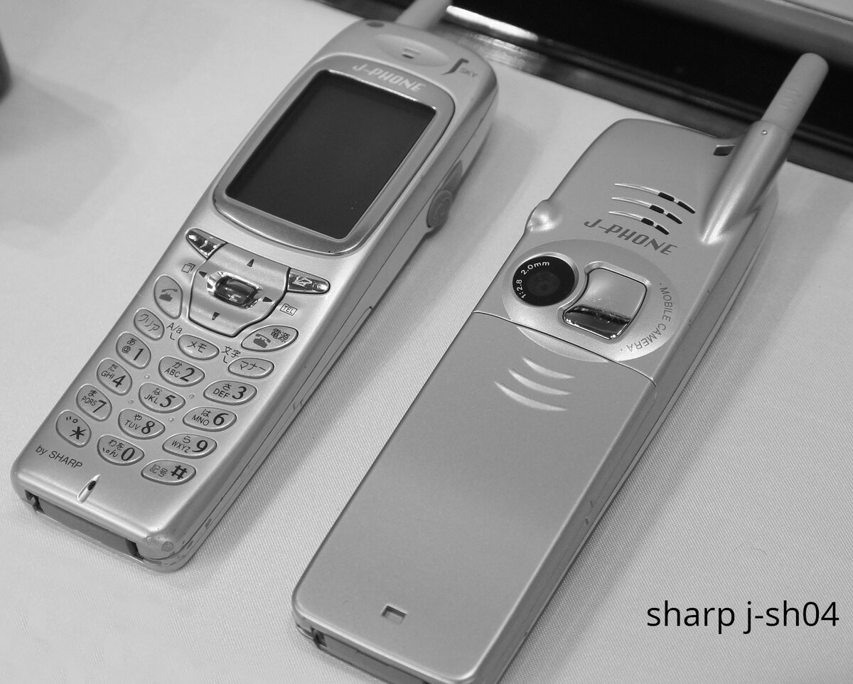 Взято с life.ru. Телефон sharp j-sh04