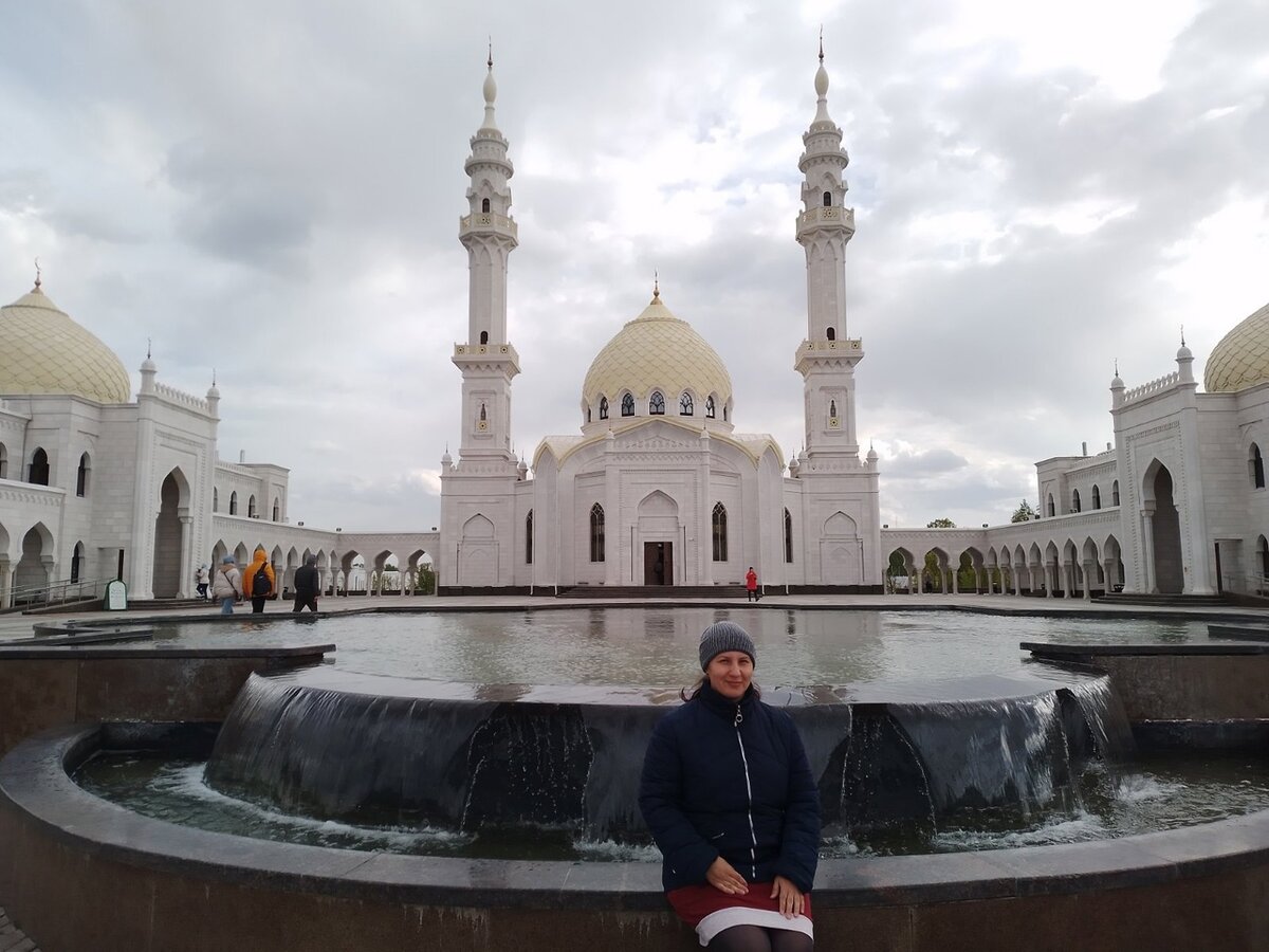 Очень красивая Белая мечеть в Болгаре