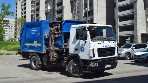 Мусоровоз МК-3553-03 на шасси МАЗ-534025 (В 488 РС 122). / Garbage truck MAZ-5340.