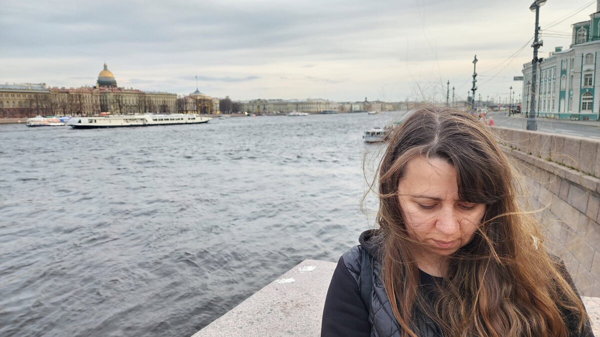 Ваш автор. Университетская набережная, гуляем