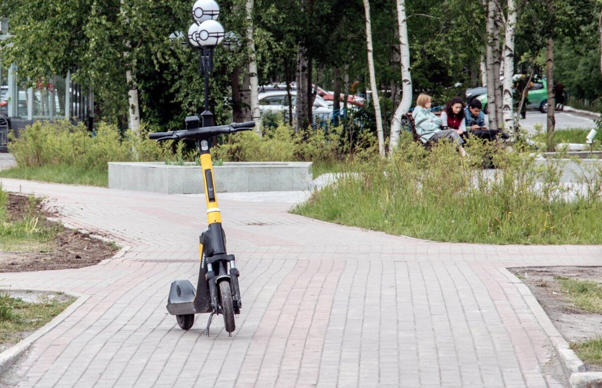   Жители Нижневартовска пытаются решить проблему электросамокатов