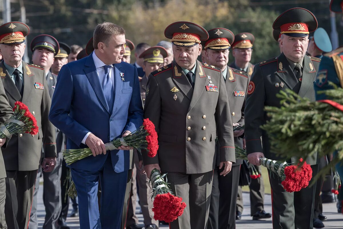 Силач, водитель, садовод, хоккеист, глава региона: чем запомнился губернато...