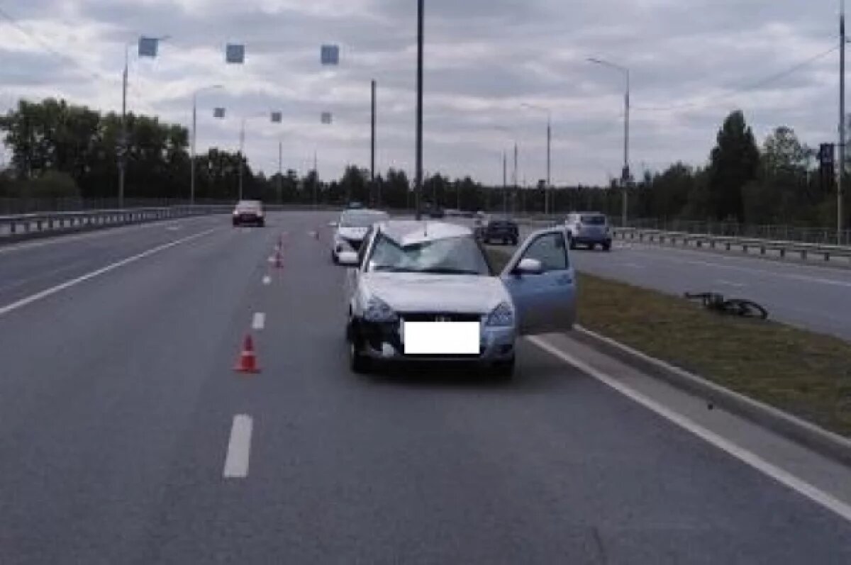    Пожилой велосипедист попал в больницу после столкновения с LADA в Брянске