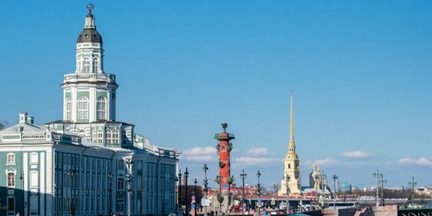    Алёна Бобрович.