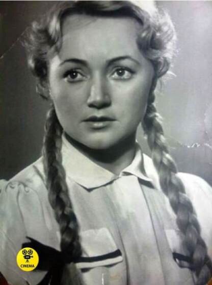 15 мая 1925 года родилась народная артистка СССР Людмила Ивановна Касаткина. Она родилась в Смоленской области в зажиточной крестьянской семье.