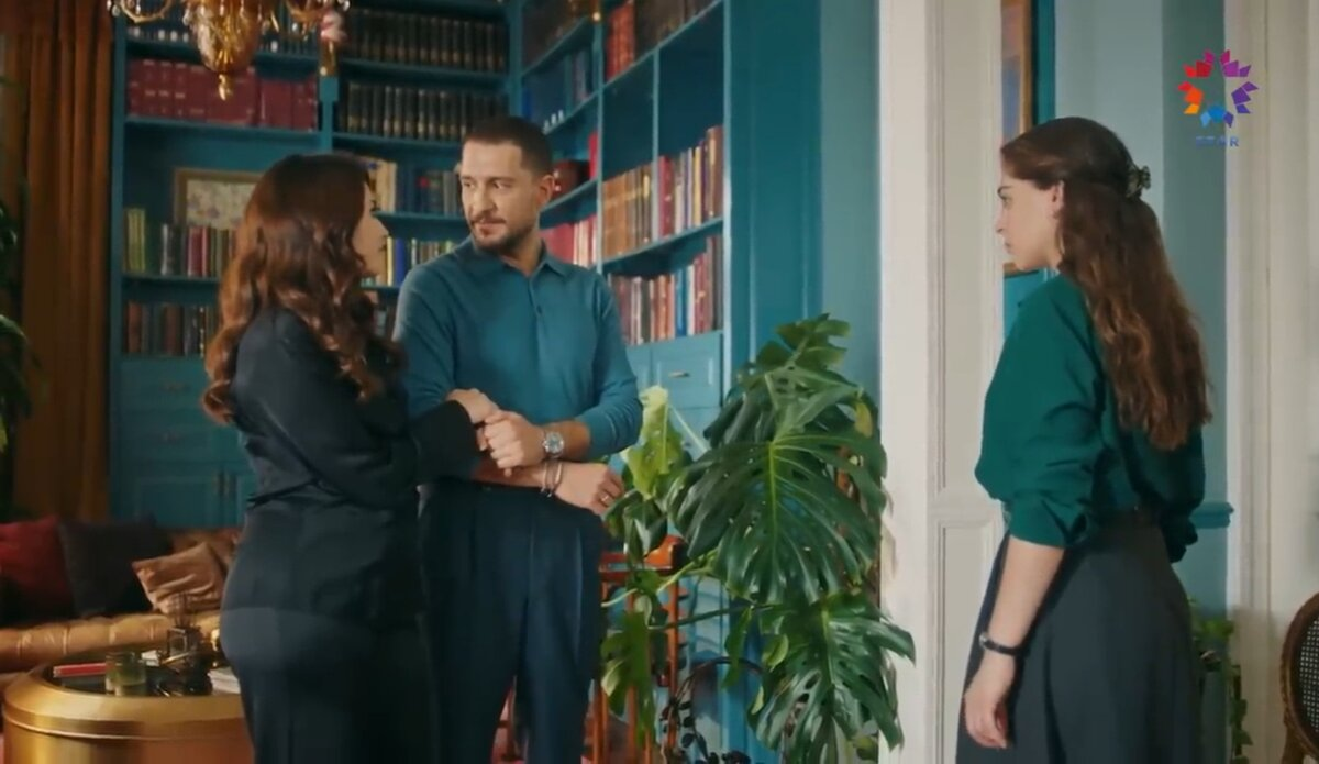 кадр из сериала "Спрячь меня"