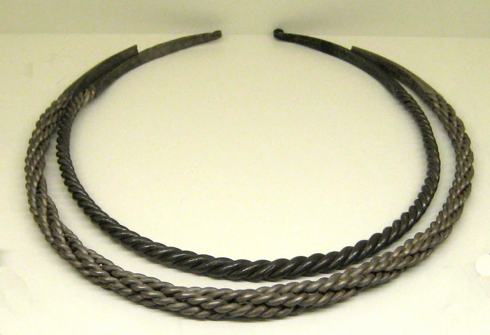 шейная гривна