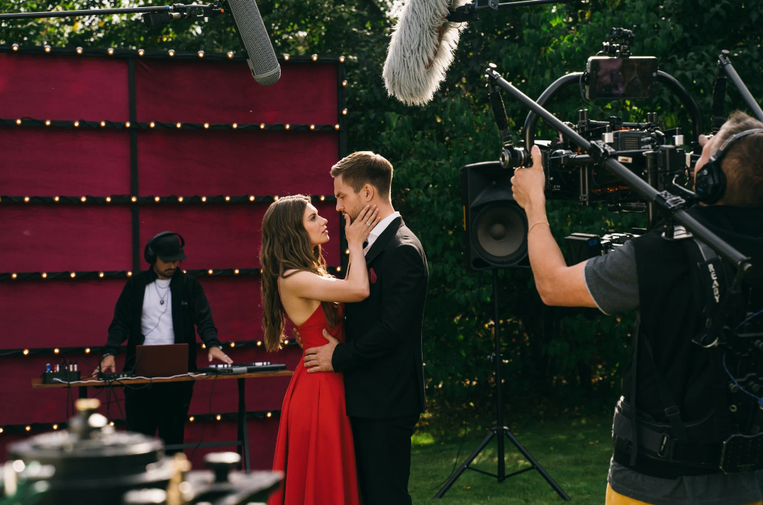 Лиана Гриба и Никиты Волков на съёмках. Фото "Кинопоиск".