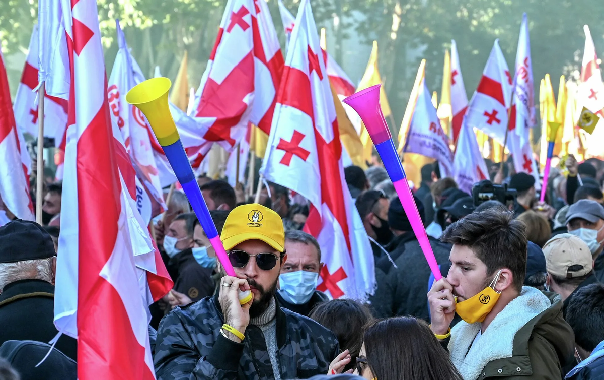 https://bangkokbook.ru/galereya/gruziya-miting-80-foto.html