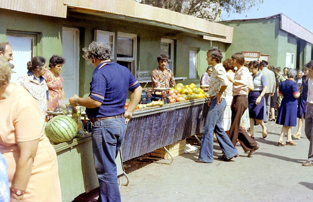 https://www.amic.ru/news/obschestvo/kak-zhila-sovetskaya-gruziya-v-1970-e-gody-fotopodborka