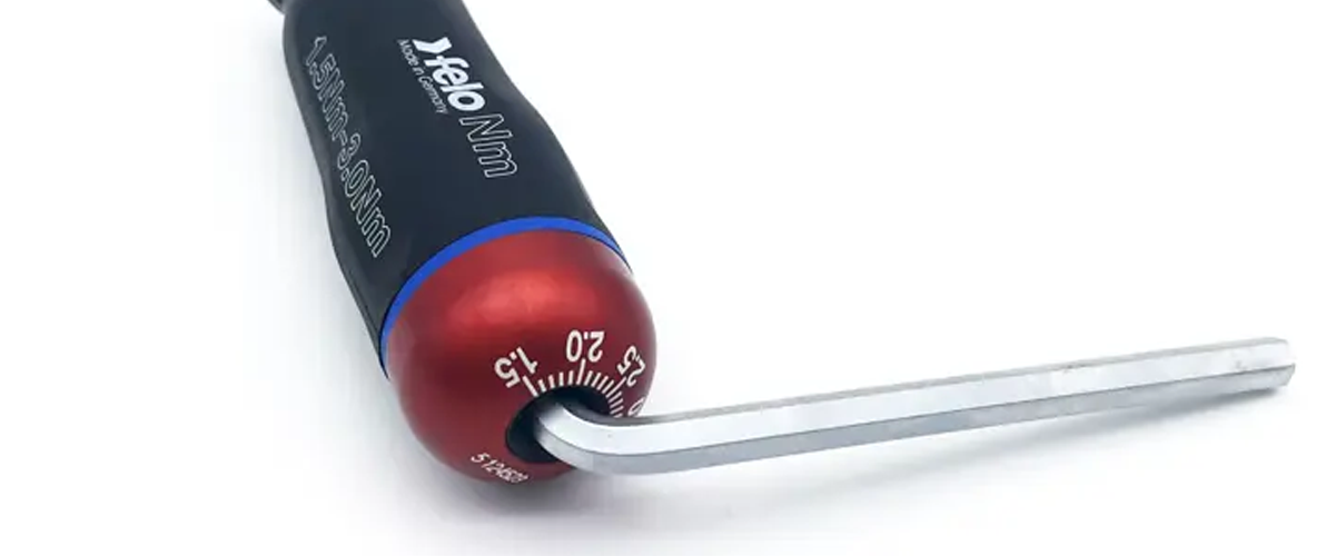 Отвертка c регулировкой крутящего момента Серия Nm 1,5 -3,0 с набором насадок 12 шт в кейсе plus/minus Felo 10099716